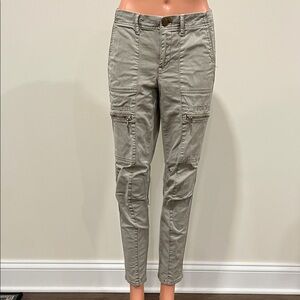 White House Black Market Slim Crop Cargo Size 0